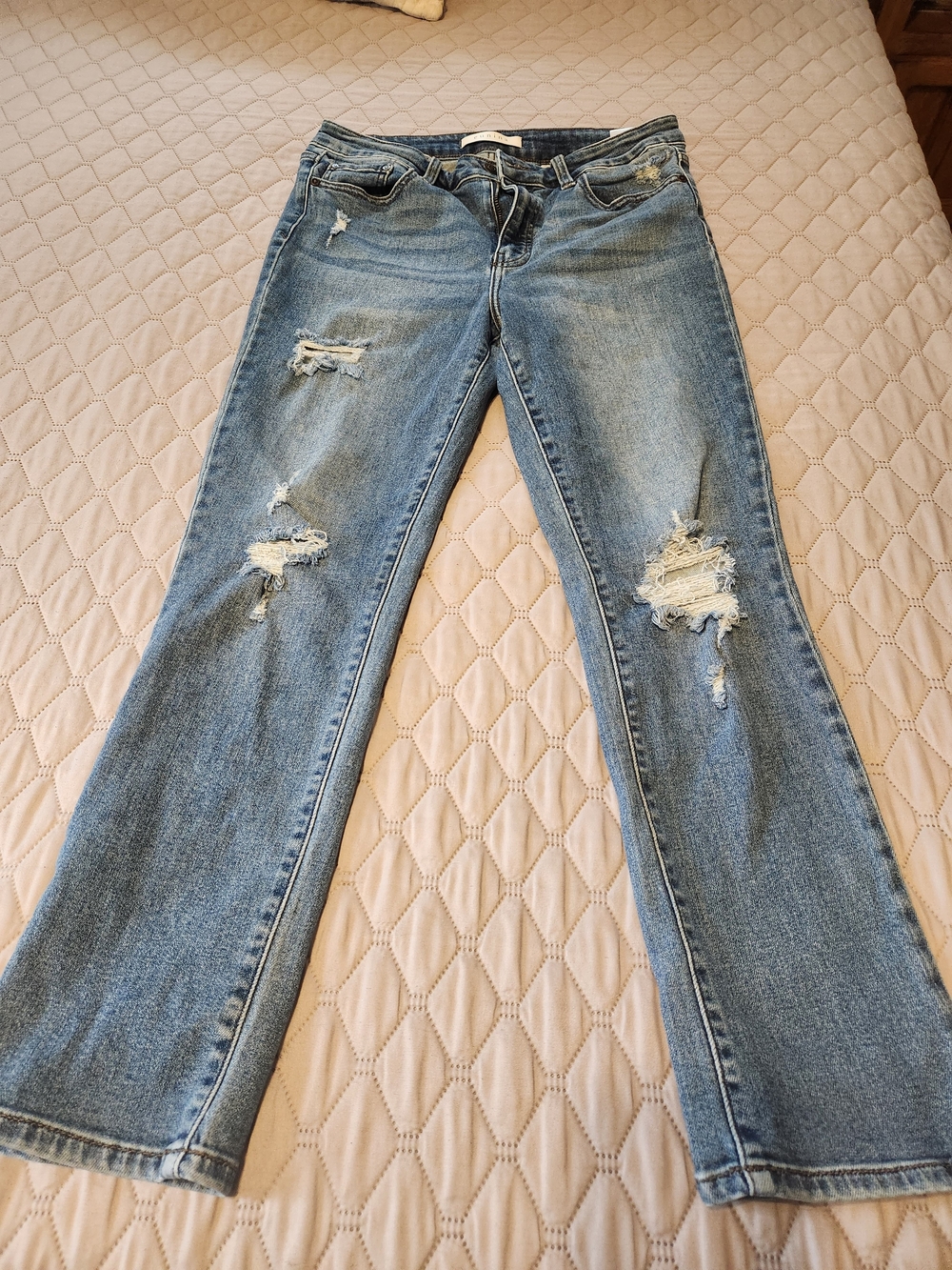 eunina Light Blue Distressed Jeans